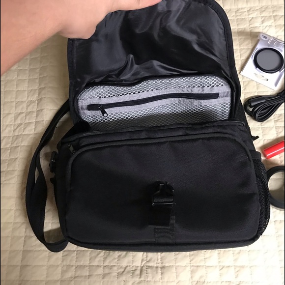 New Vanguard Camera bag + accessories - Picture 3 of 11
